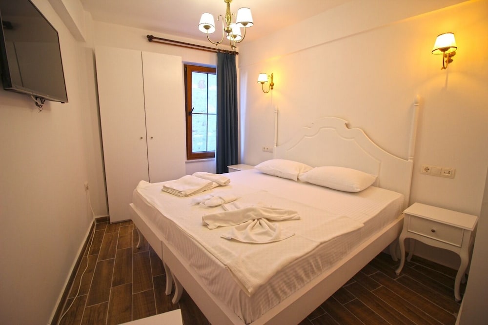 Ikizler Otel Bozcaada 8/21