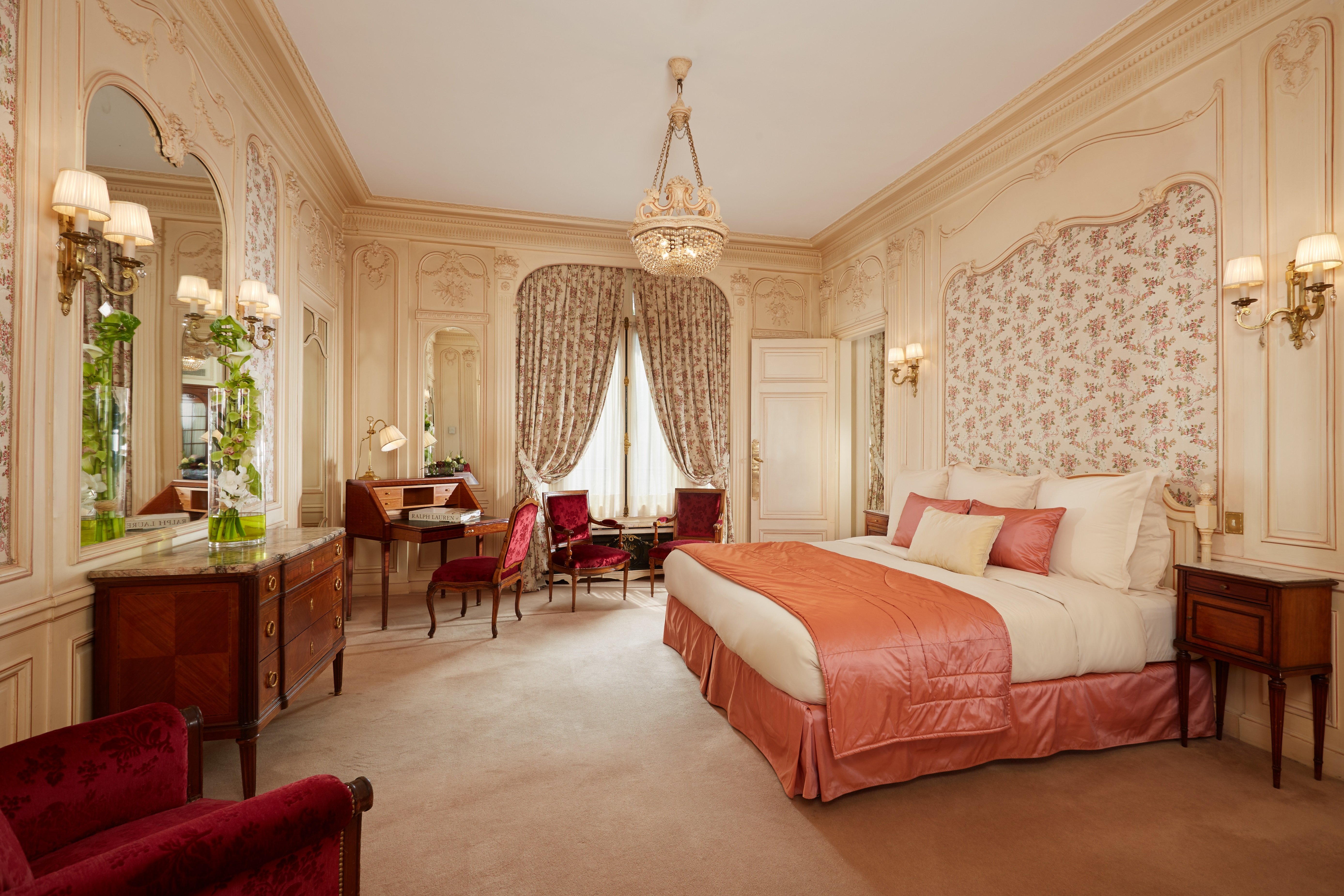 HOTEL RAPHAEL 33/80
