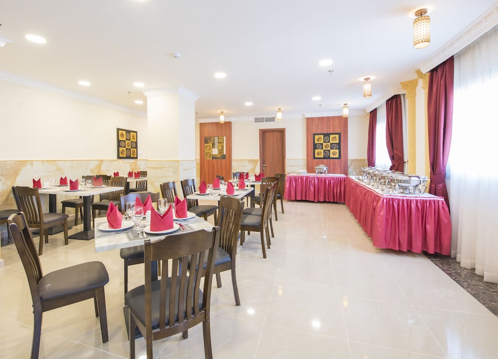 Royal Tulip Hotel 37/45