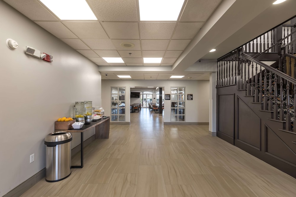 Country Inn & Suites By Radisson Lake Norman Huntersville NC 38/48