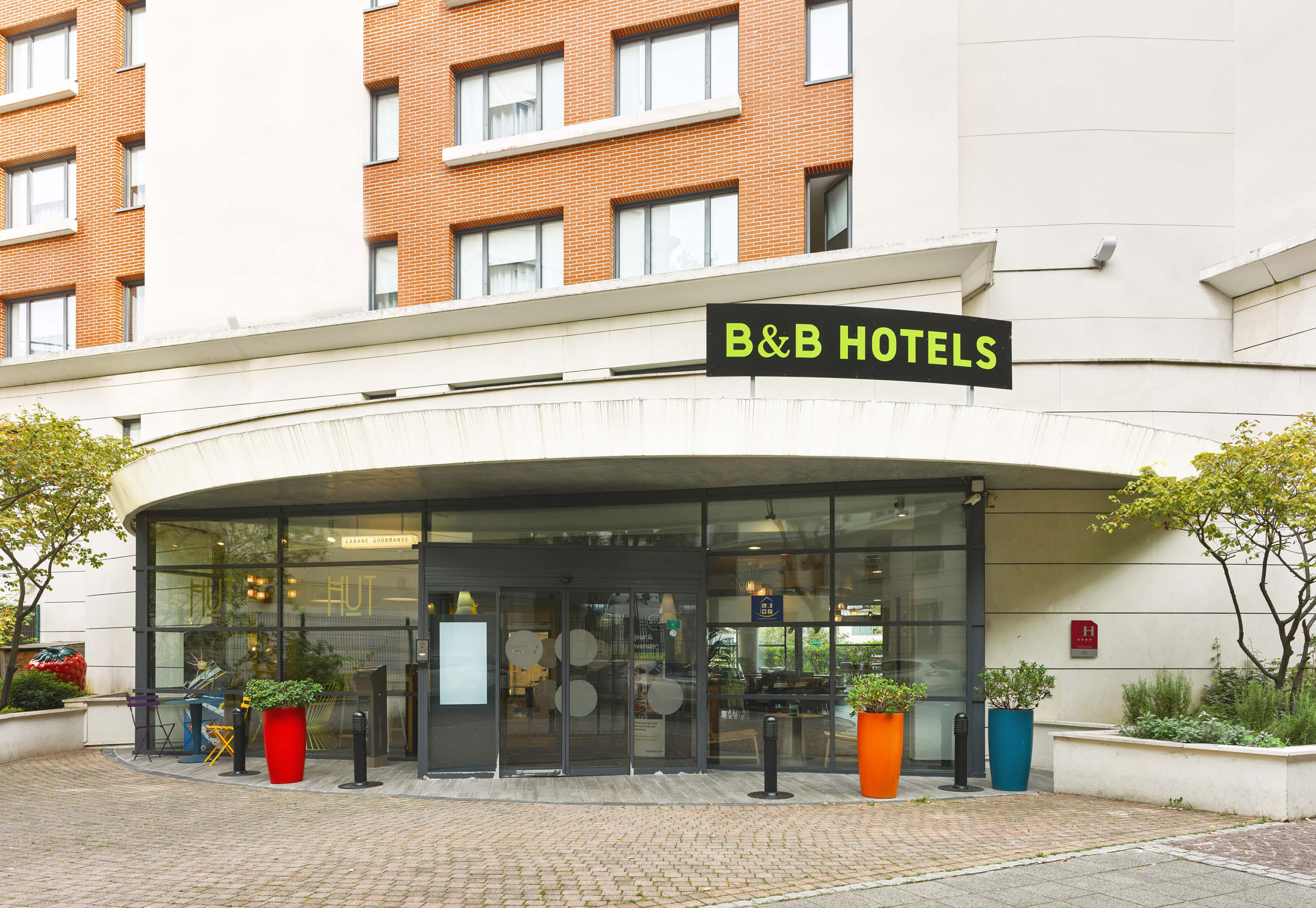 B&B HOME Rueil-Malmaison Gare in RUEIL-MALMAISON