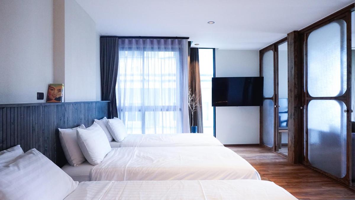 Room, Quadruple
