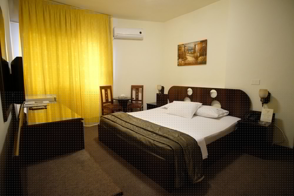 Grand Gabriel Hotel 10/67