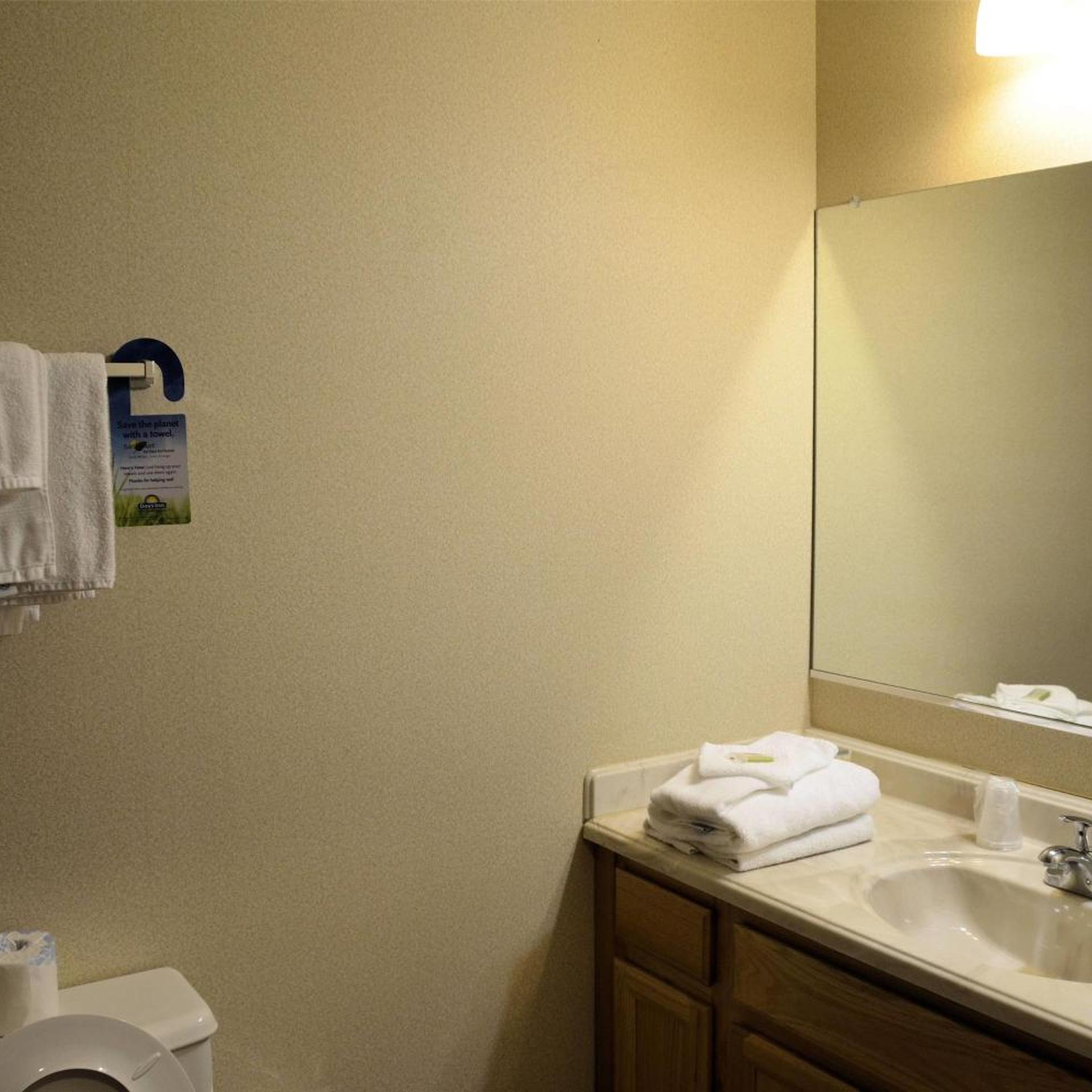 جناح ديلوكس بسرير كينج، Days Inn by Wyndham Luray Shenandoah 7/8