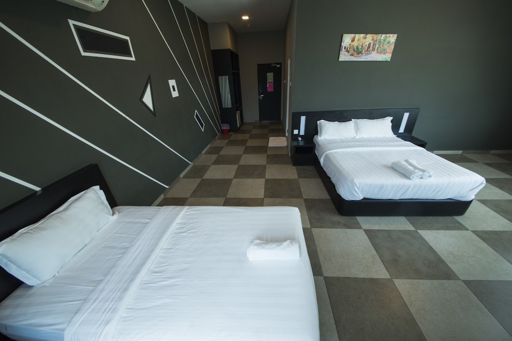 Elite Hotel Muar 12/50