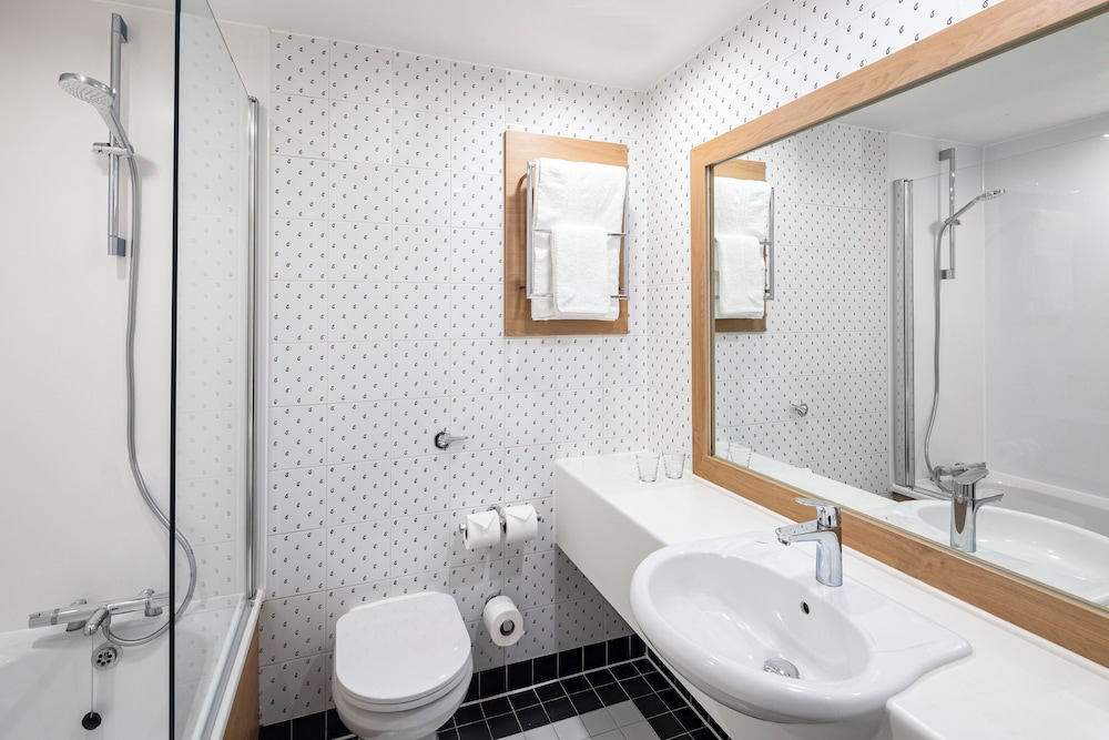 Super, Standard, King Bed، Holiday Inn Aylesbury 2/2