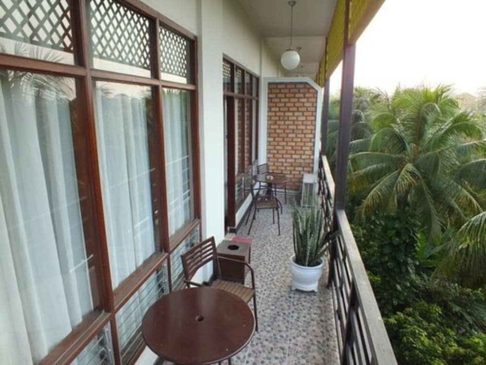 MESRA BUSINESS & RESORT HOTEL 1/27