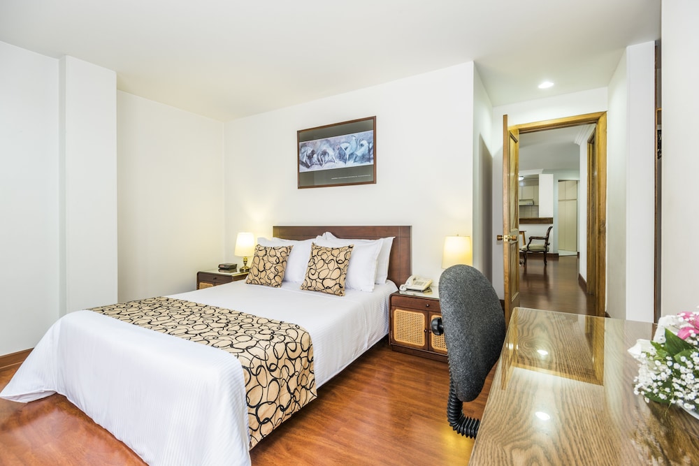 Travelers Apartamentos Y Suites Fontana Plaza 7/47