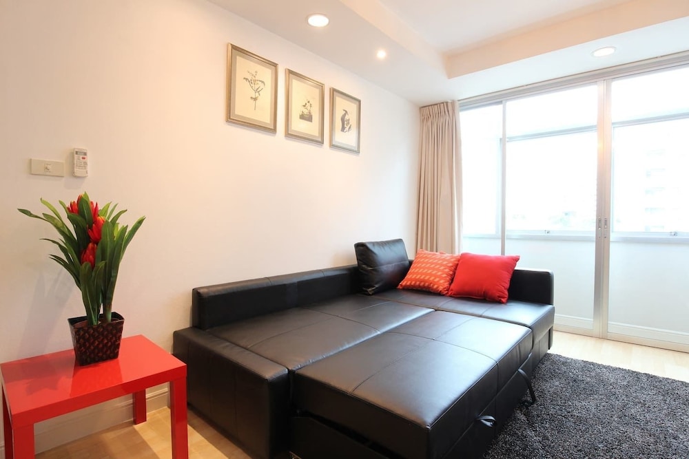 Serena Sathorn Suites 13/44