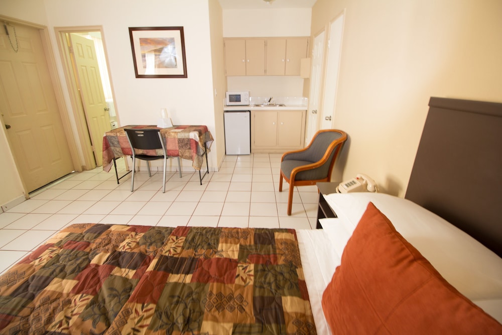 Parkway Inn Airport Motel 23/56