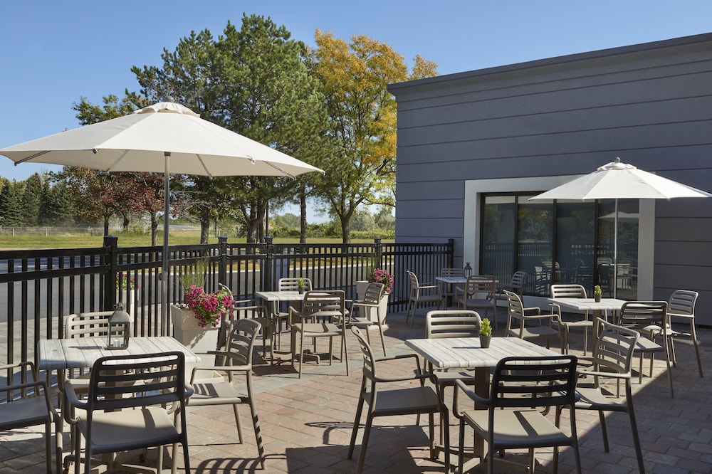 Four Points By Sheraton Hamilton Stoney Creek 26/33