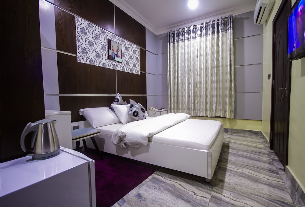 Golfview Hotel and Suites 15/63