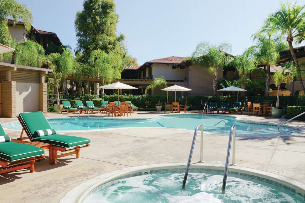 Doubletree By Hilton Claremont 23/58
