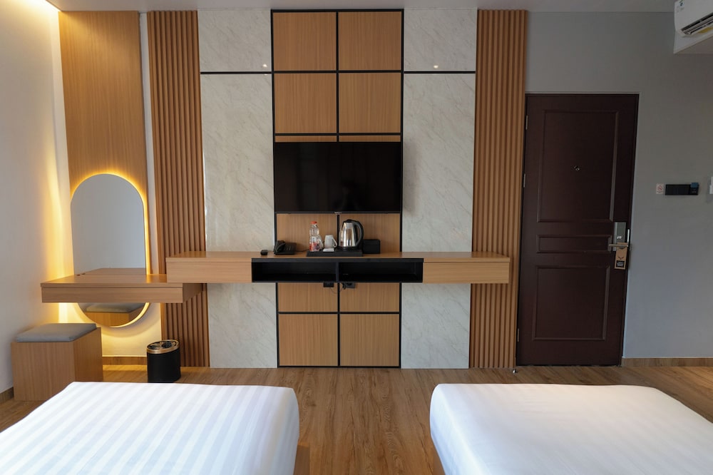 Eagle Hotel Wonosobo, Azana Hotels Collection 10/23