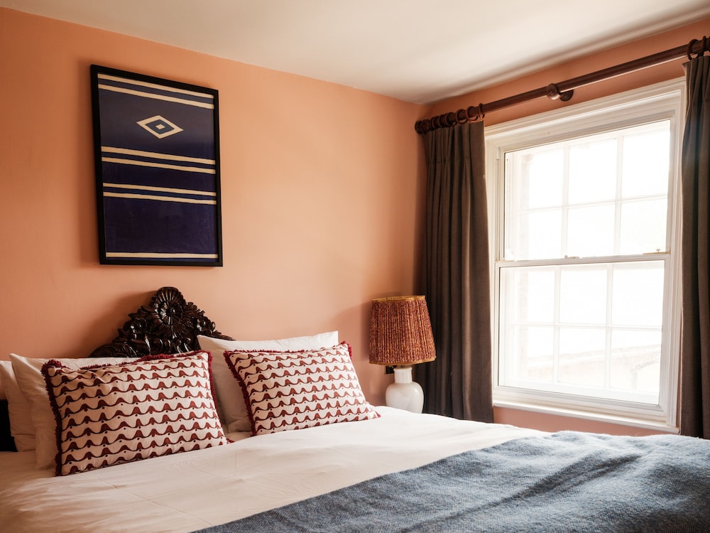 Pembroke Arms 12/50