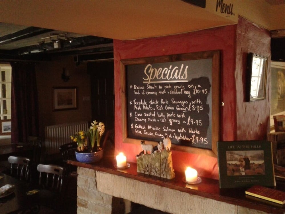 Old Coach House At The Golden Lion 2/24