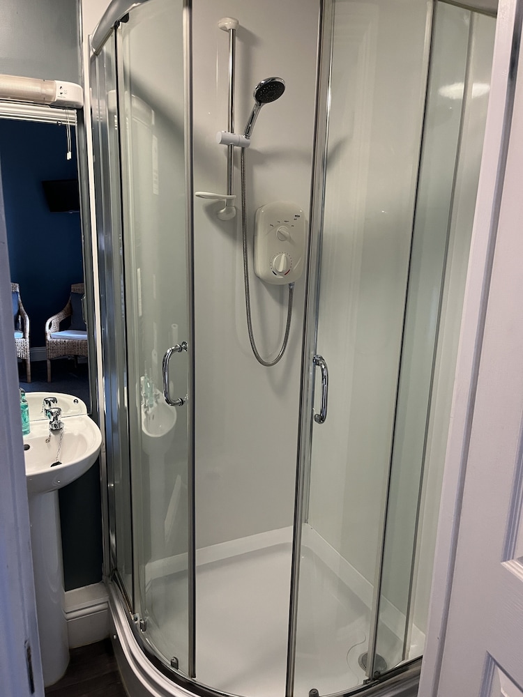 Ambleside Central - Guest House 43/45