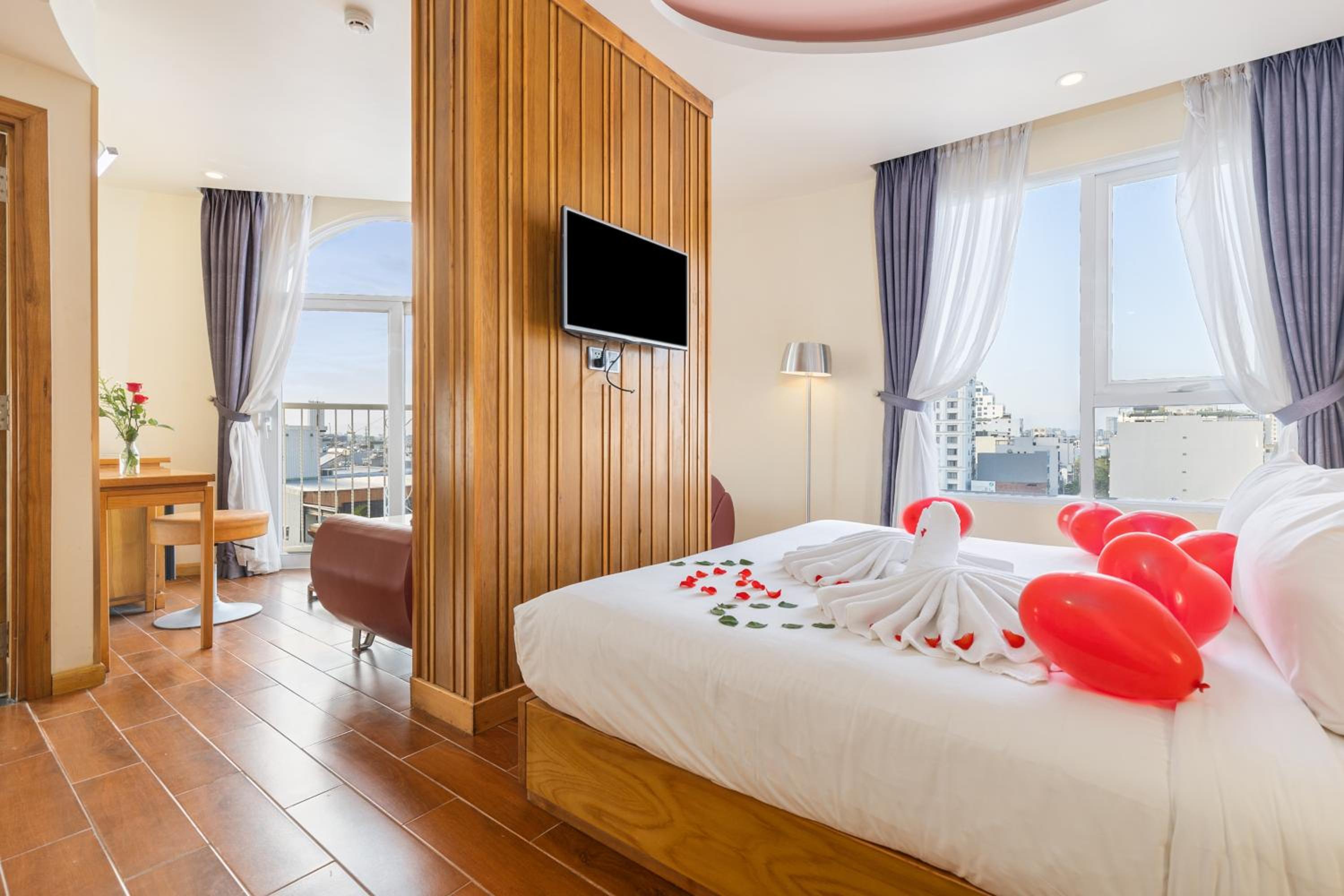 Premium, King Bed, Balcony