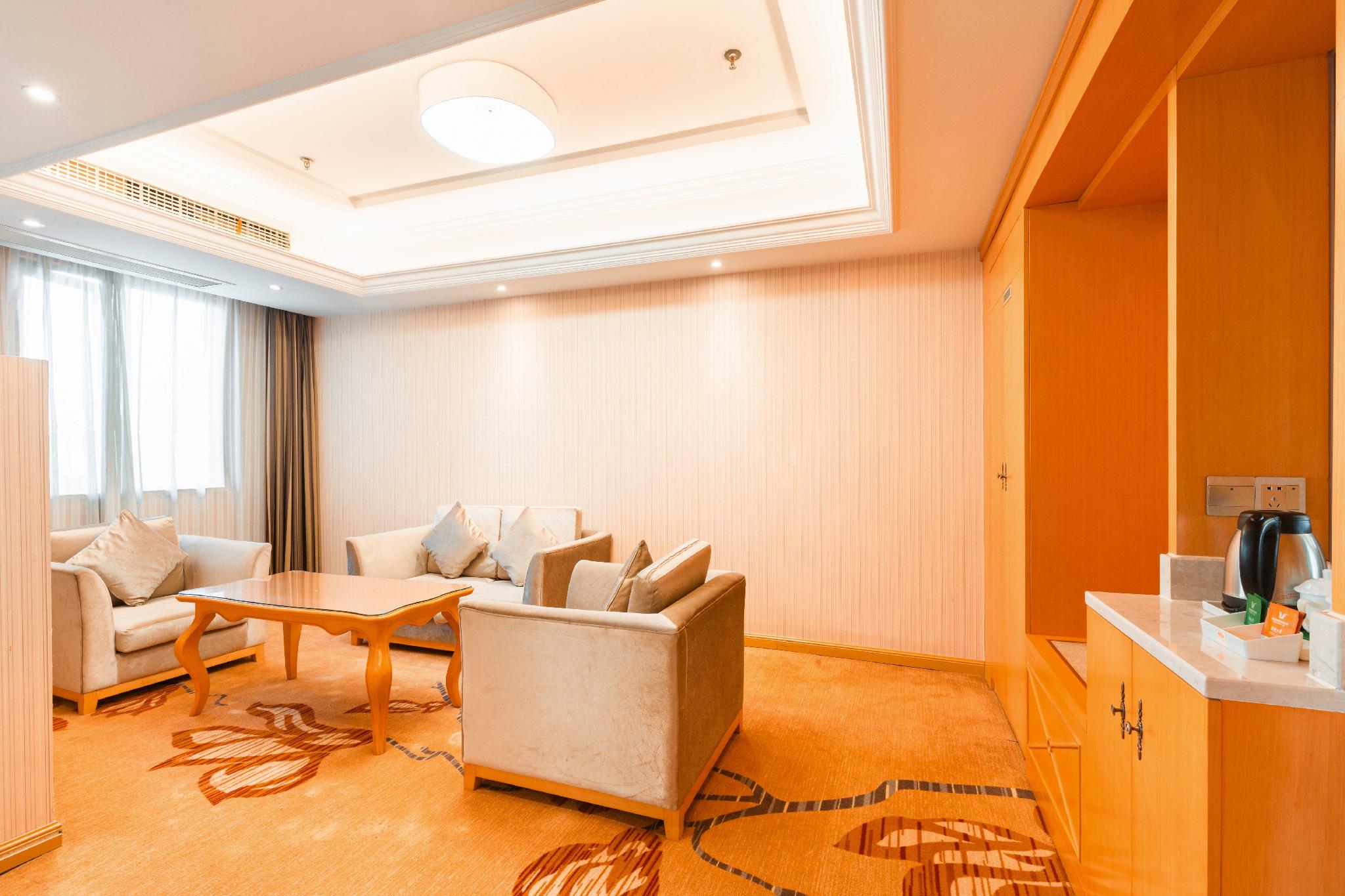 Vienna Hotel (Jiujiang Railway Station) 36/37