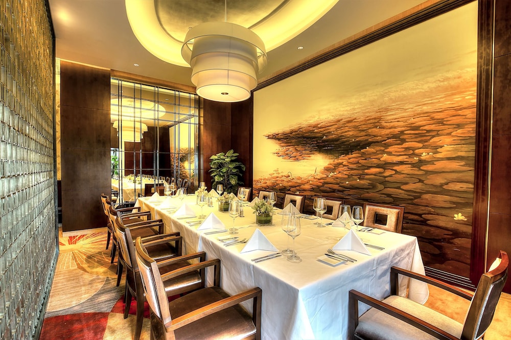 Radisson Collection Hotel Xin Guo Shanghai 35/48