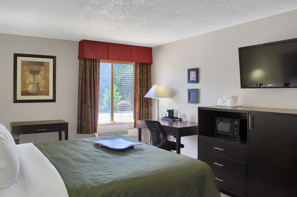 Hometown Inn Thomasville 30/52