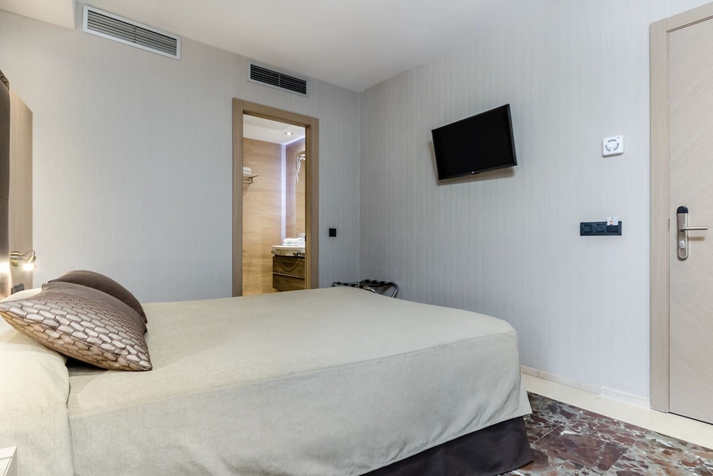 Gotico Hotel 17/77