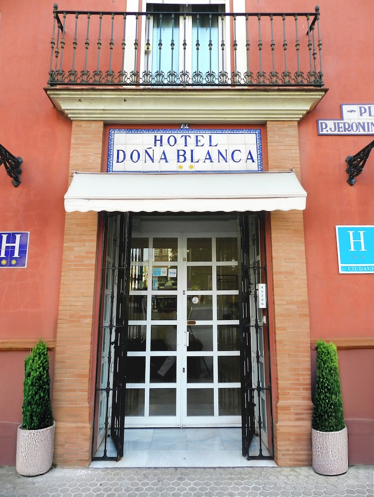 Hotel Dona Blanca 1/41