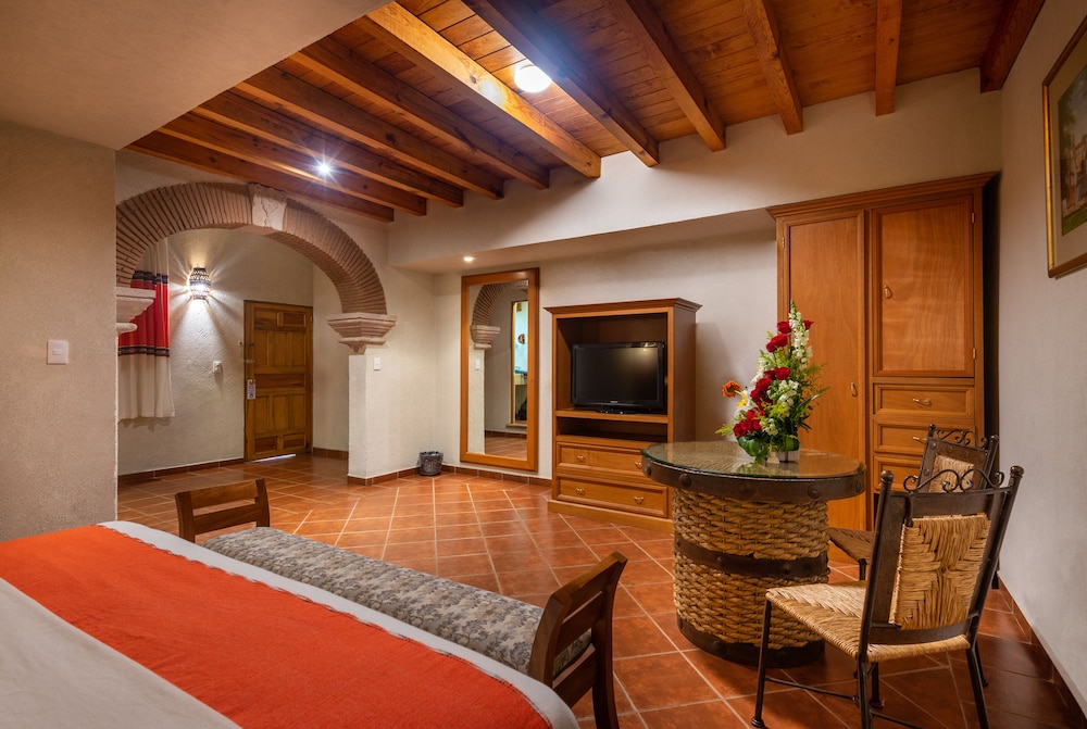 Hotel La Parroquia 31/82