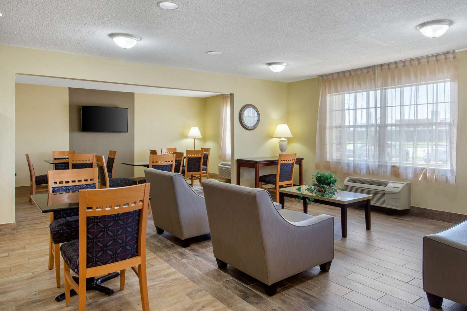 Quality Inn Williamston NC 23/27