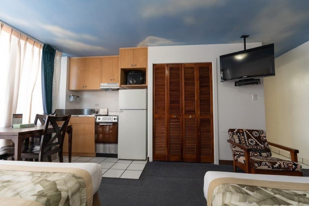 Holiday Surf Hotel 5/43