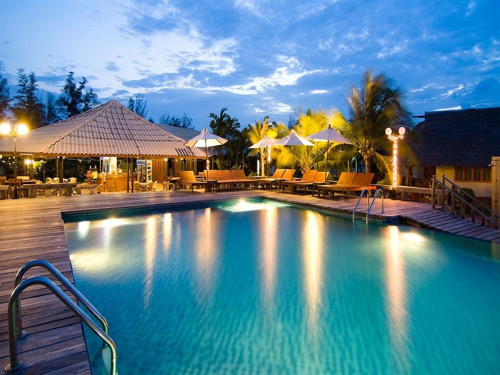 Lawana Escape Beach Resort 45/50