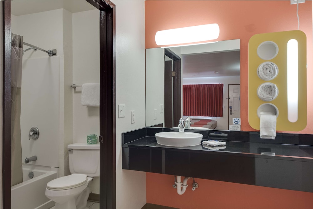 Motel6 Brownsville Tx North 53/55