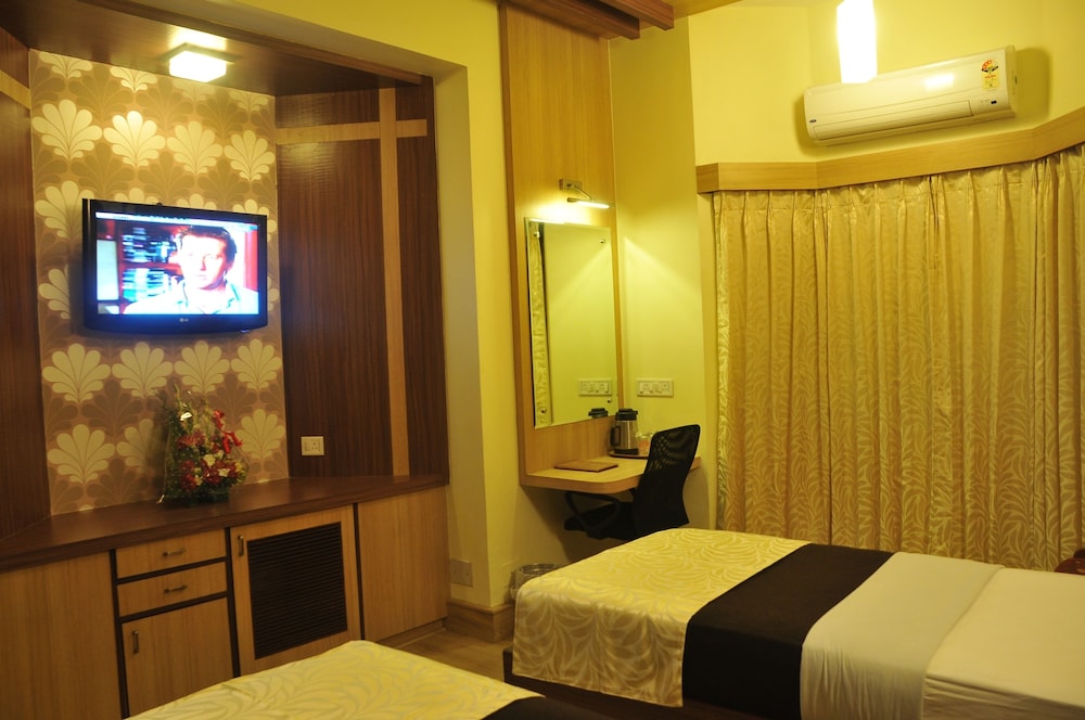 Hotel Bangalore Gate 26/81