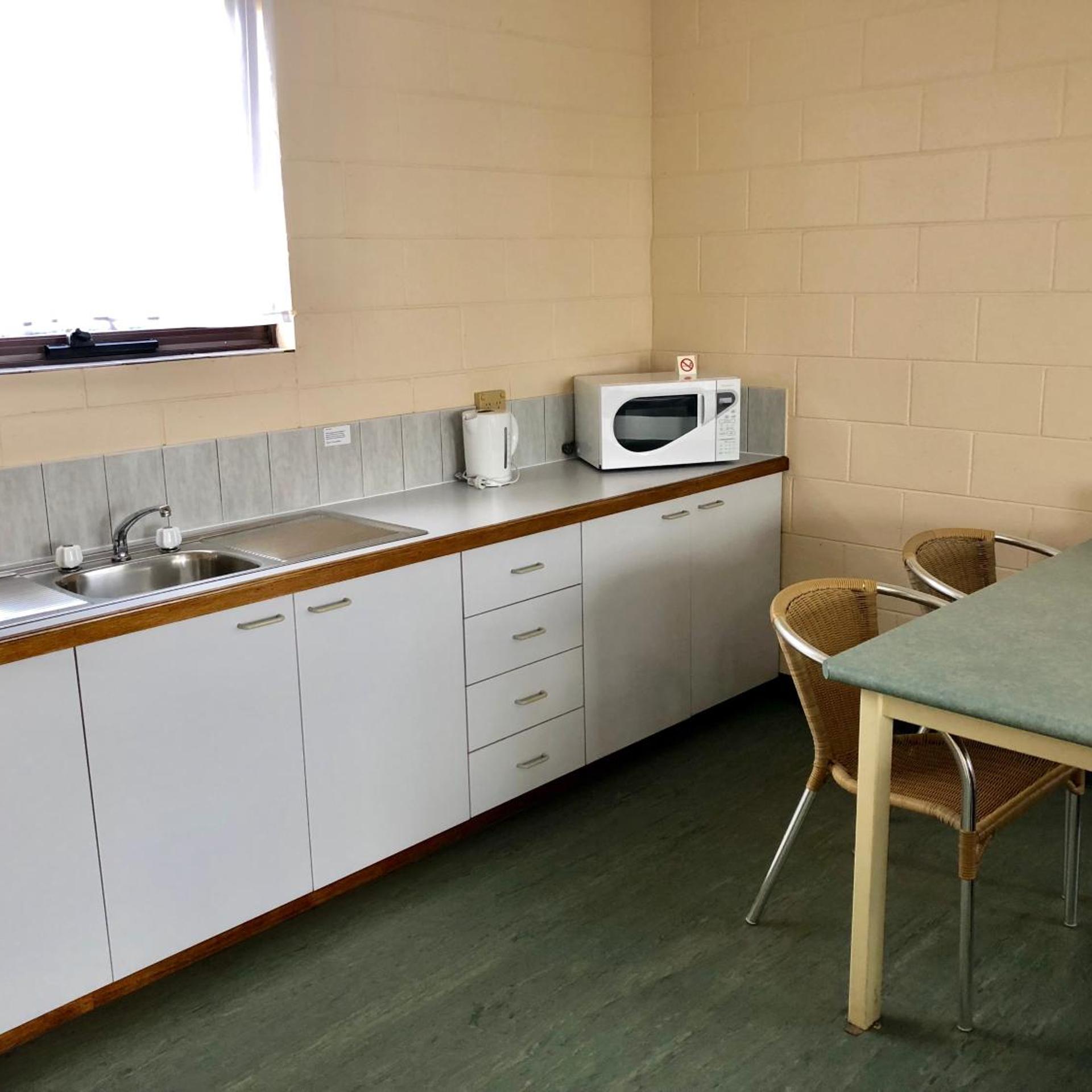 SHEFFIELD MOTOR INN 35/43