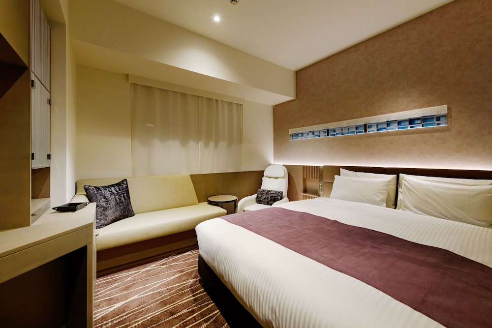 ROOM, DOUBLE BED