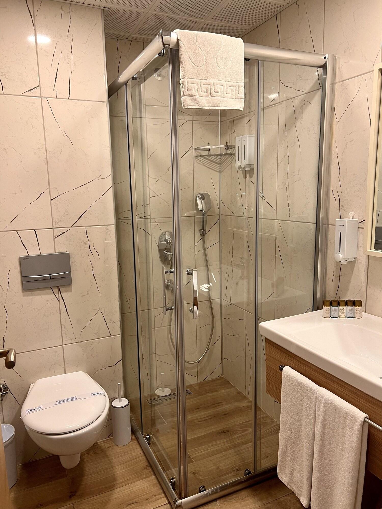 غرفة متصلة ديلوكس بإطلالة على المدينة بغرفتي نوم، Old Town Point Hotel & Spa Antalya 4/5