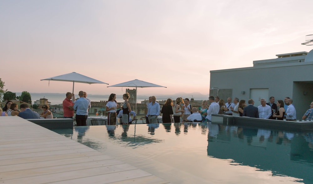 Solho Hotel 46/49