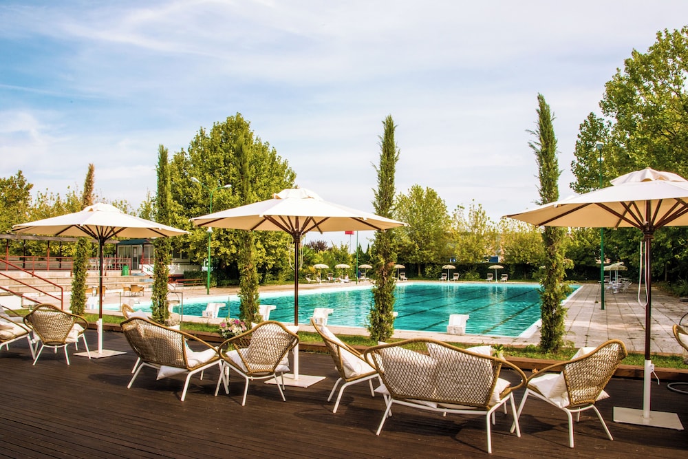 Living Place Hotel 102/105