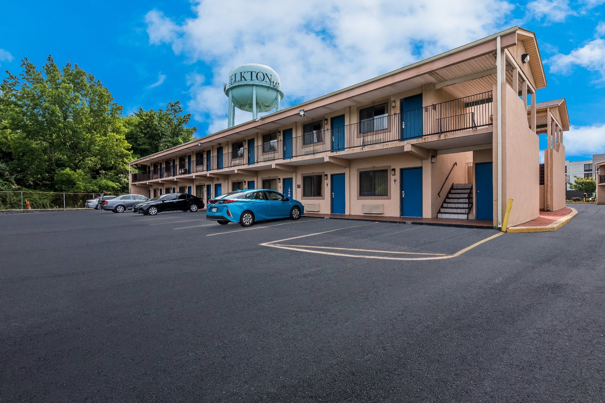 Red Carpet Inn Elkton 25/34
