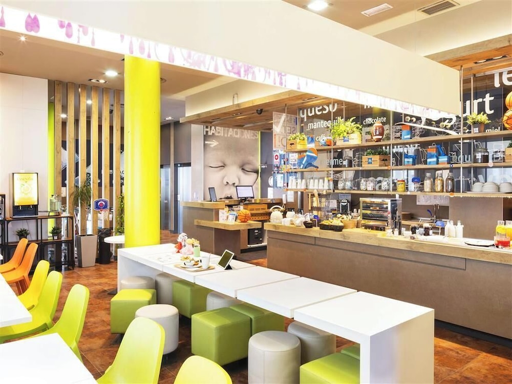 Ibis Budget Sevilla Aeropuerto 27/35
