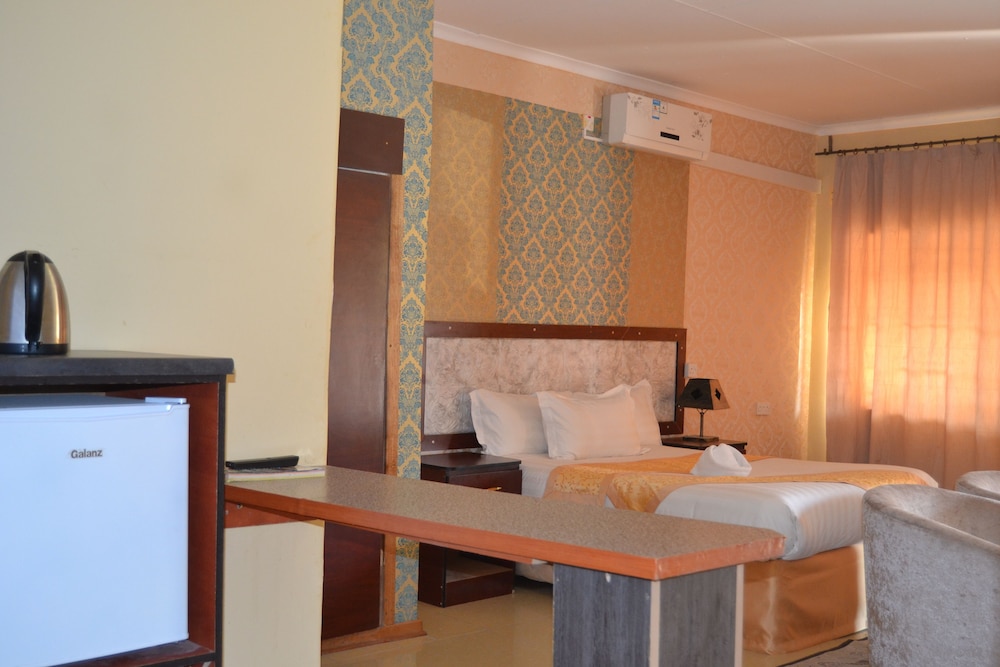 Pacific Conqueror Self Catering Units 24/32