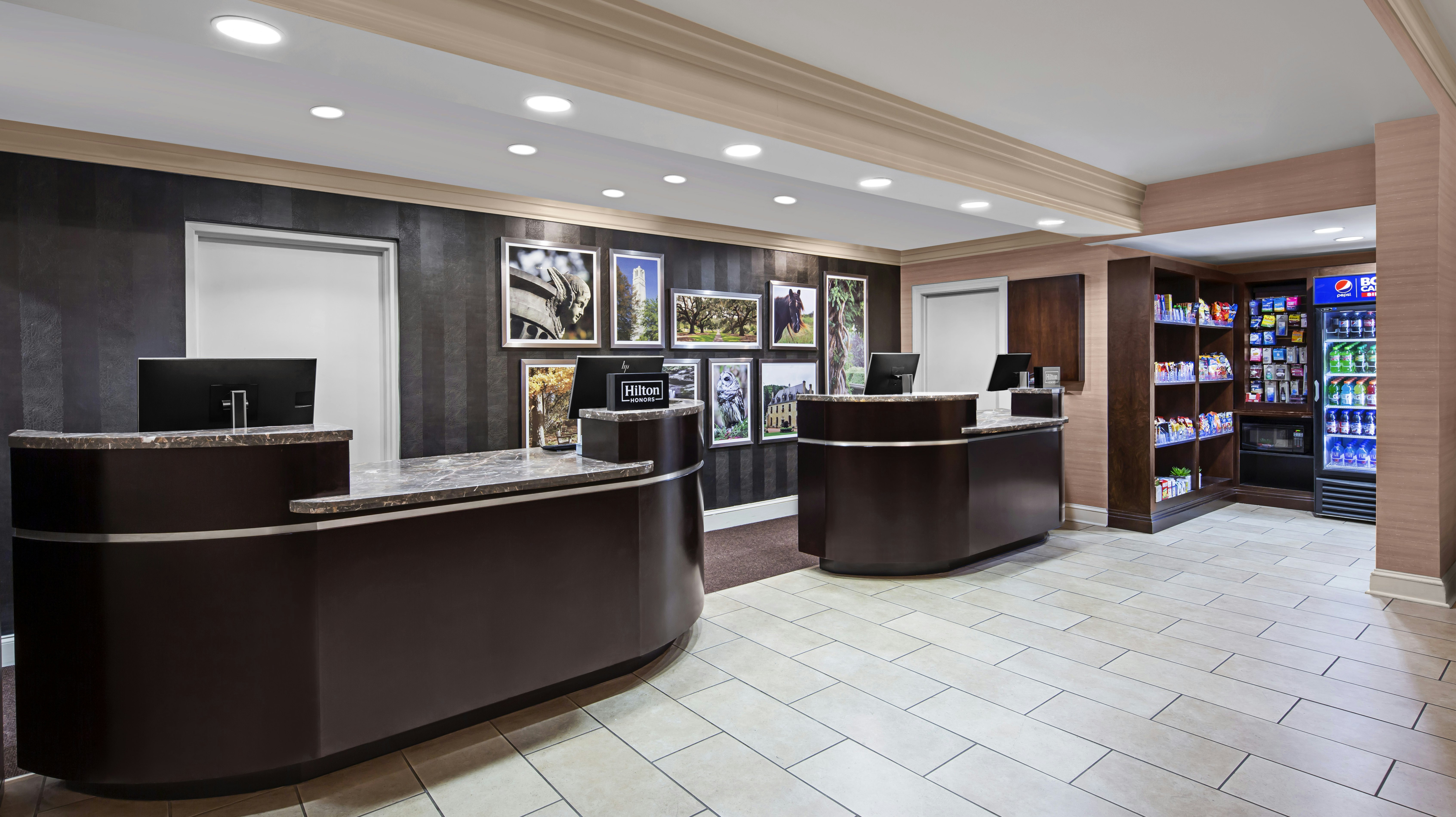 希尔顿逸林酒店Raleigh Durham机场at Research Triangle公园(Doubletree by Hilton Raleigh Durham Airport at Research Triangle Park) 图片3