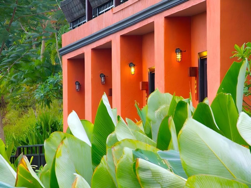 Thaton Hill Resort 1/32