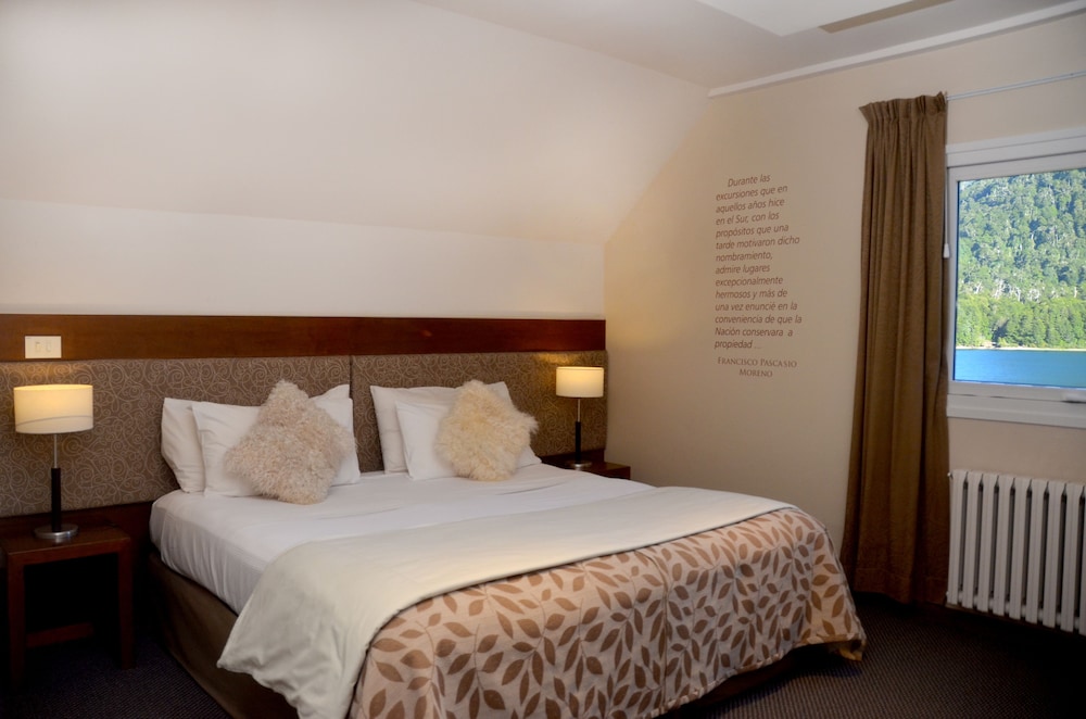 Hotel Puerto Blest 4/32