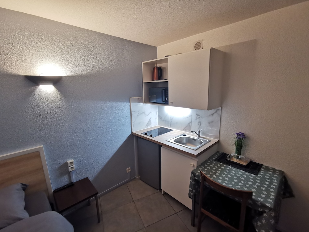 Adagio Access La Defense Place Charras 42/50