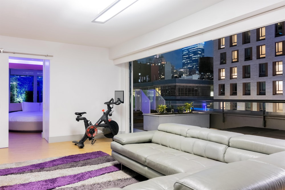 YOTEL New York Times Square, Select by Hilton 27/42