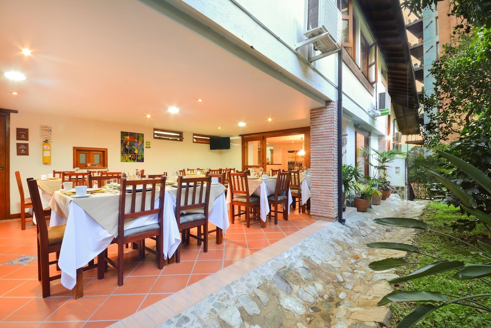 LA CAMPANA HOTEL BOUTIQUE 55/64