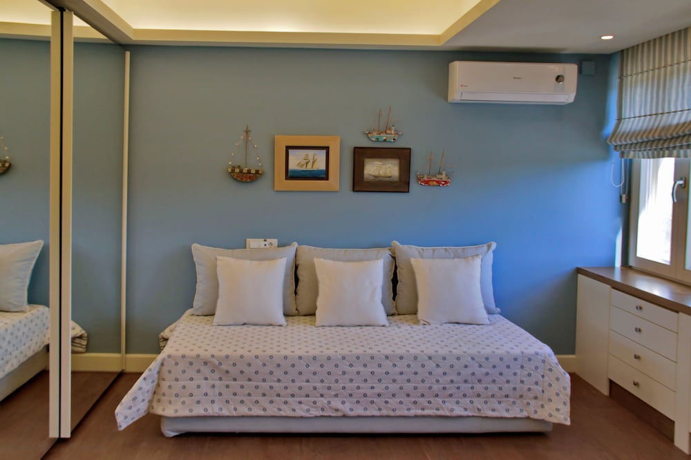 Villa Metaxas 10/50