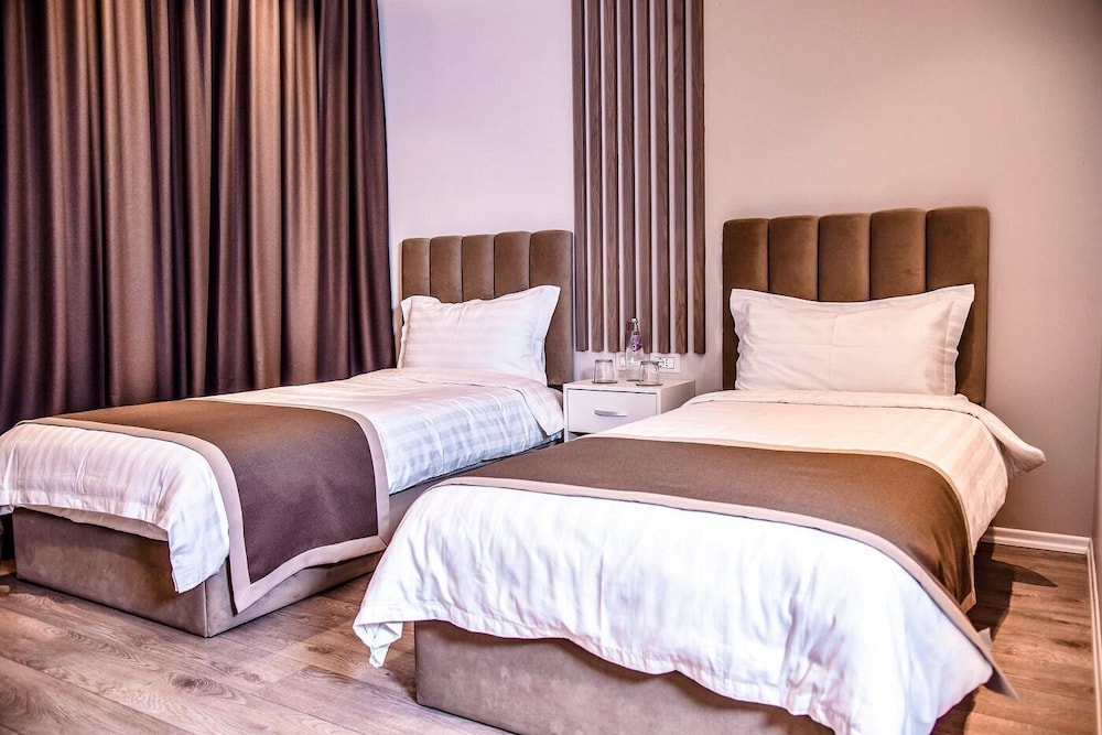 VH Broadway Tirana Hotel 20/50