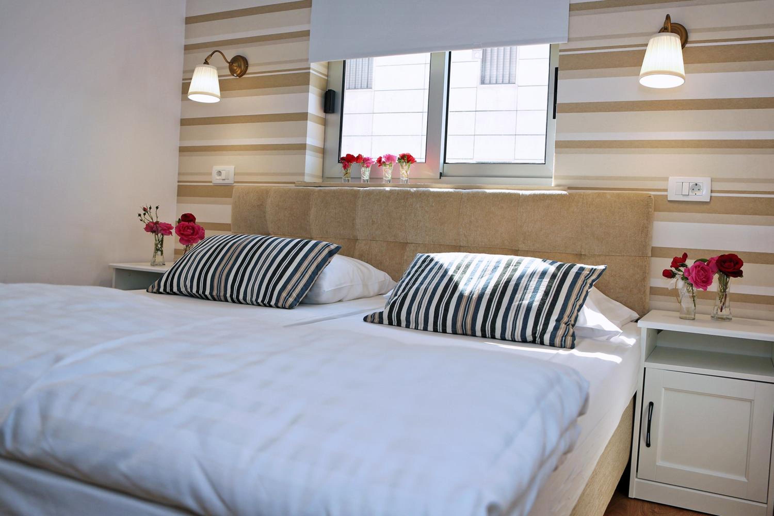 Room, Double or Twin Bed, No Balcony، HOTEL DELFIN 2/10
